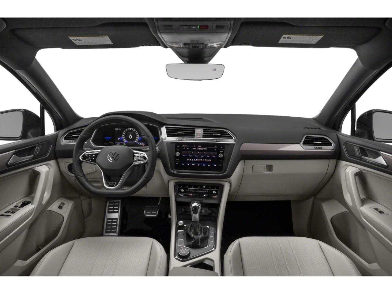 2022 Volkswagen Tiguan Comfortline R-Line Black Edition 4MOTION Photo
