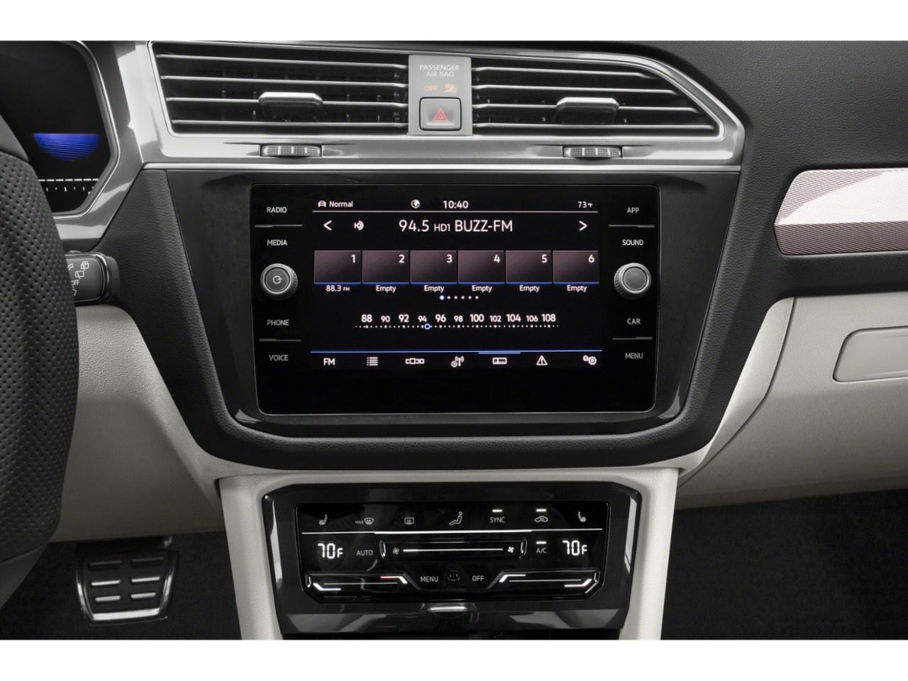 2022 Volkswagen Tiguan Comfortline R-Line Black Edition 4MOTION Photo