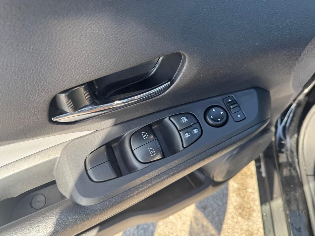 2024 Nissan Kicks SR FWD Photo