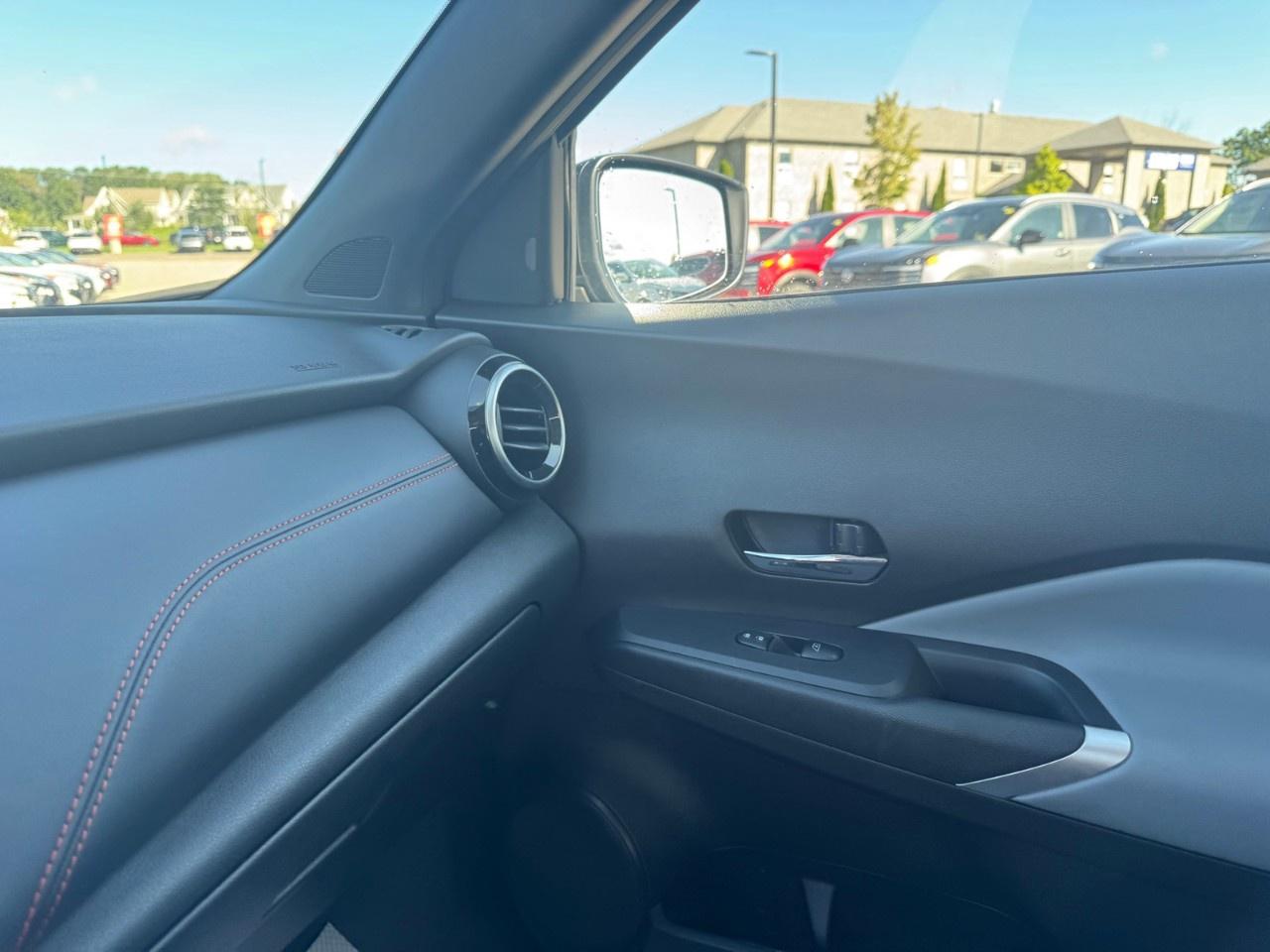2024 Nissan Kicks SR FWD Photo