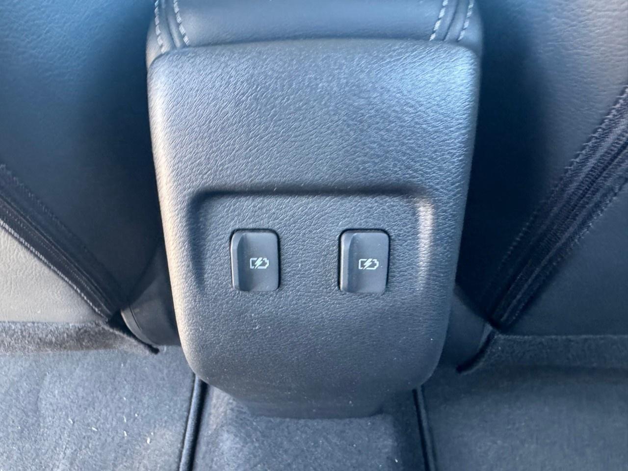 2024 Nissan Kicks SR FWD Photo