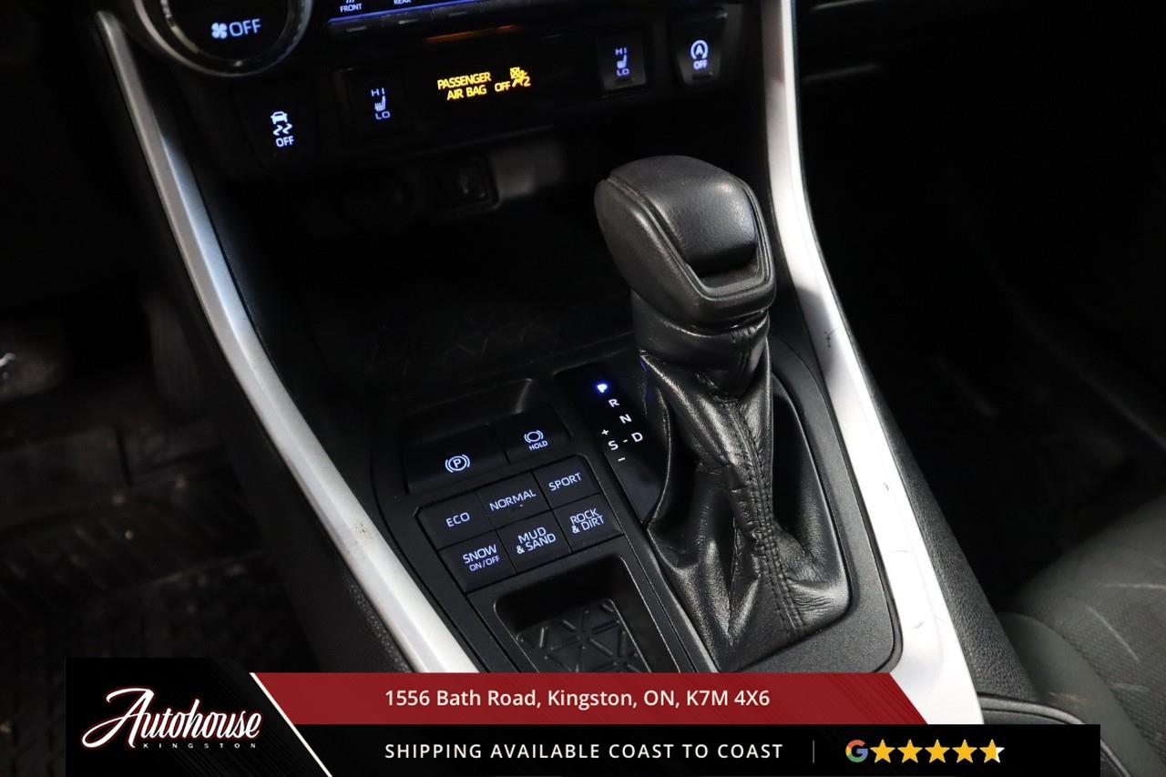 2021 Toyota RAV4 XLE MOONROOF - REARVIEW CAM Photo
