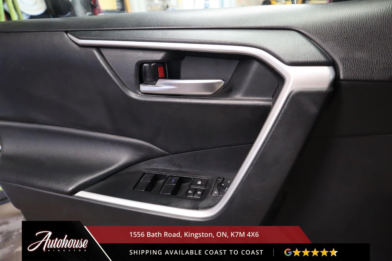 2021 Toyota RAV4 XLE MOONROOF - REARVIEW CAM Photo
