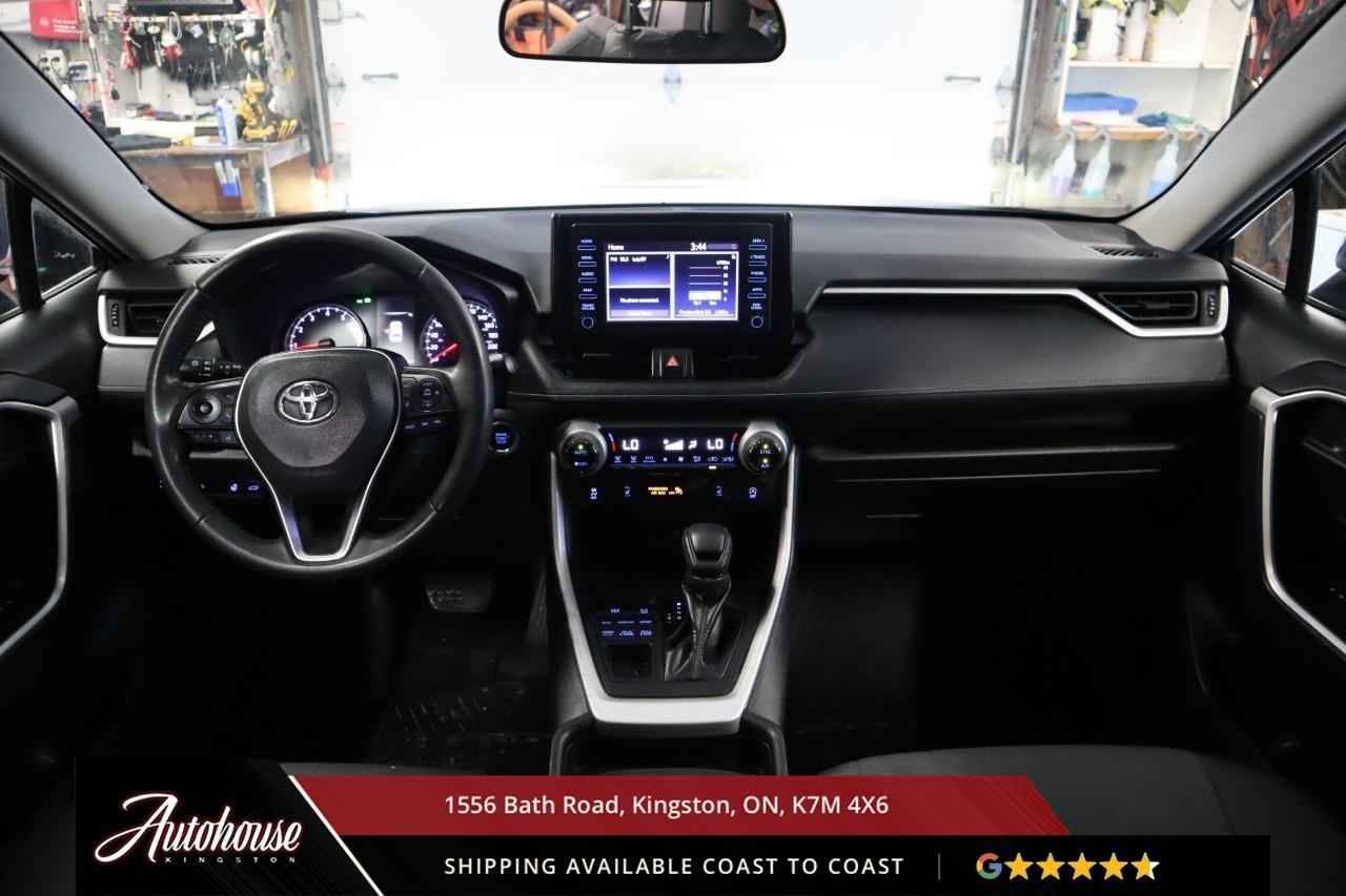 2021 Toyota RAV4 XLE MOONROOF - REARVIEW CAM Photo