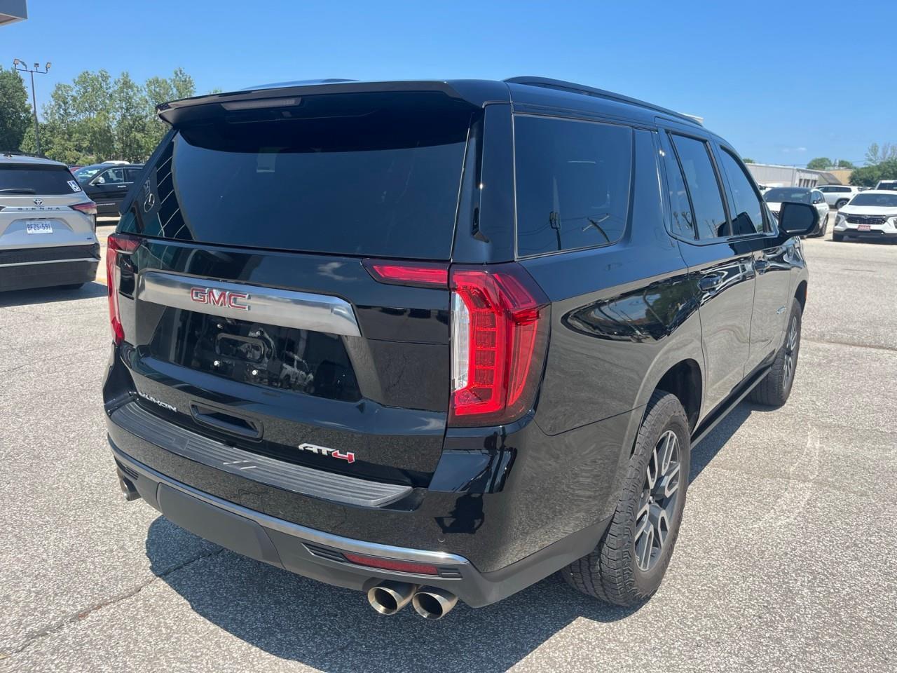 2024 GMC Yukon AT4 Adaptive Cruise Control | Panoramic Sunroof | Heated & Ventilated Front Seats Photo