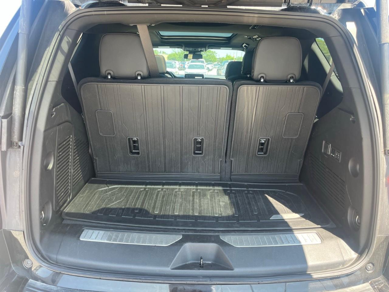 2024 GMC Yukon AT4 Adaptive Cruise Control | Panoramic Sunroof | Heated & Ventilated Front Seats Photo