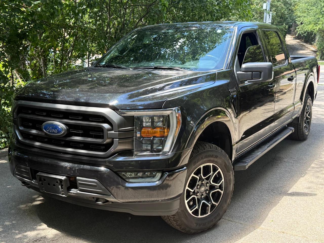 2022 Ford F-150 XLT 4WD SuperCrew 5.5' Box Photo0