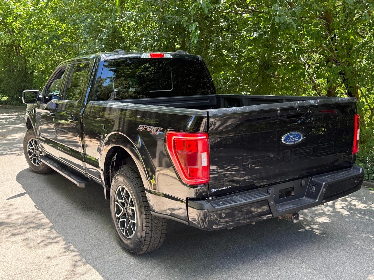 2022 Ford F-150 XLT 4WD SuperCrew 5.5' Box Photo2