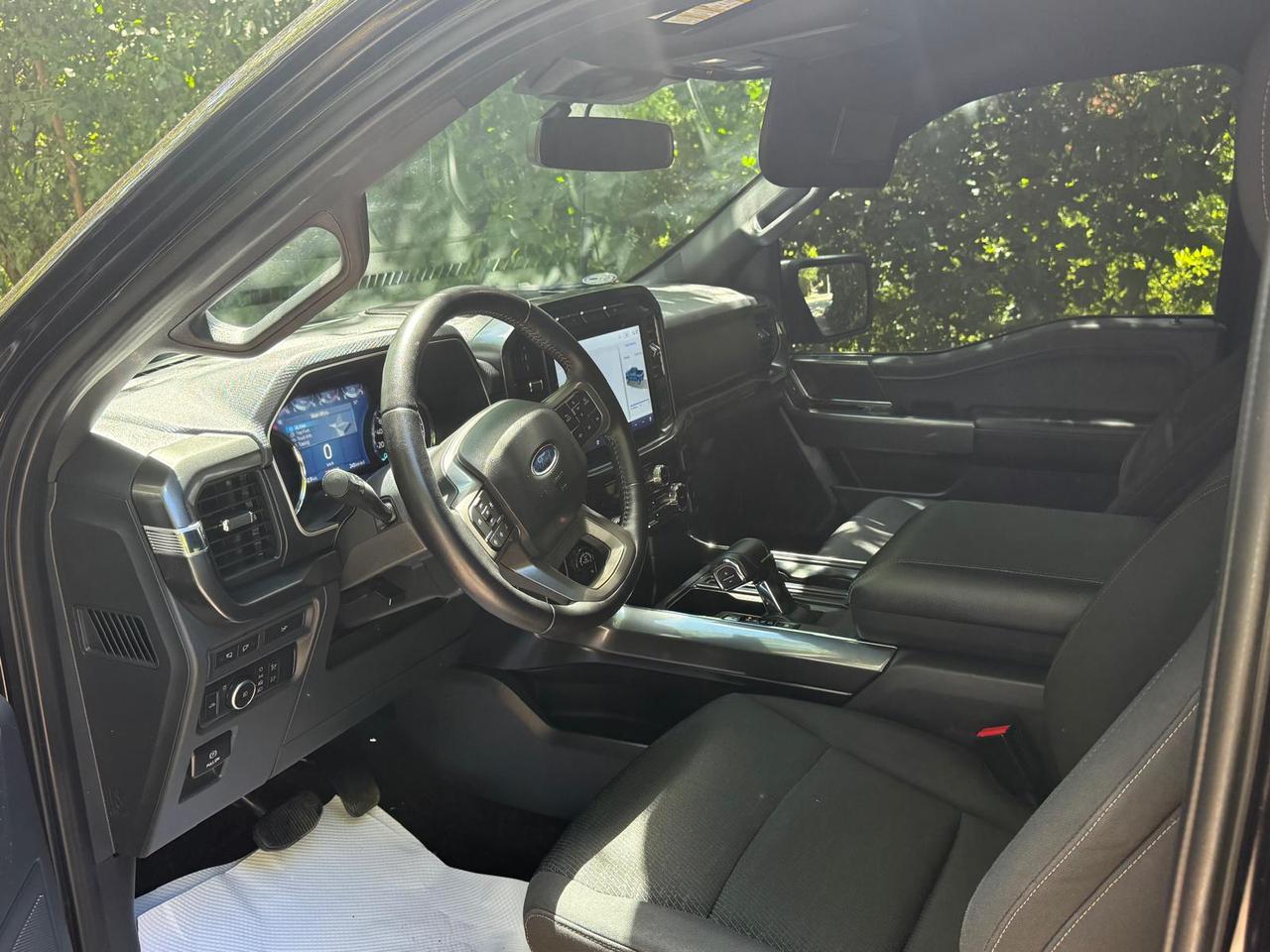 2022 Ford F-150 XLT 4WD SuperCrew 5.5' Box Photo