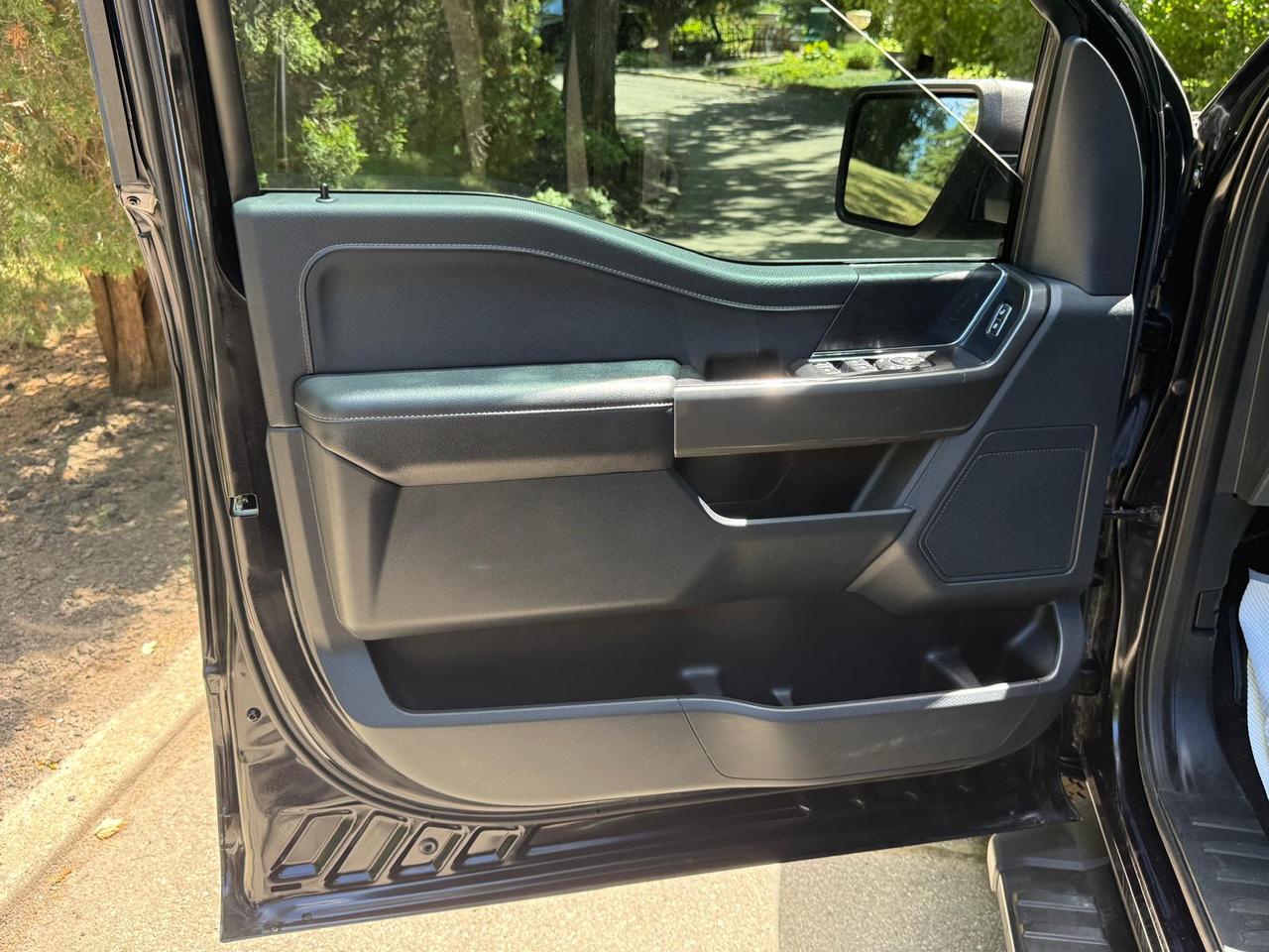 2022 Ford F-150 XLT 4WD SuperCrew 5.5' Box Photo