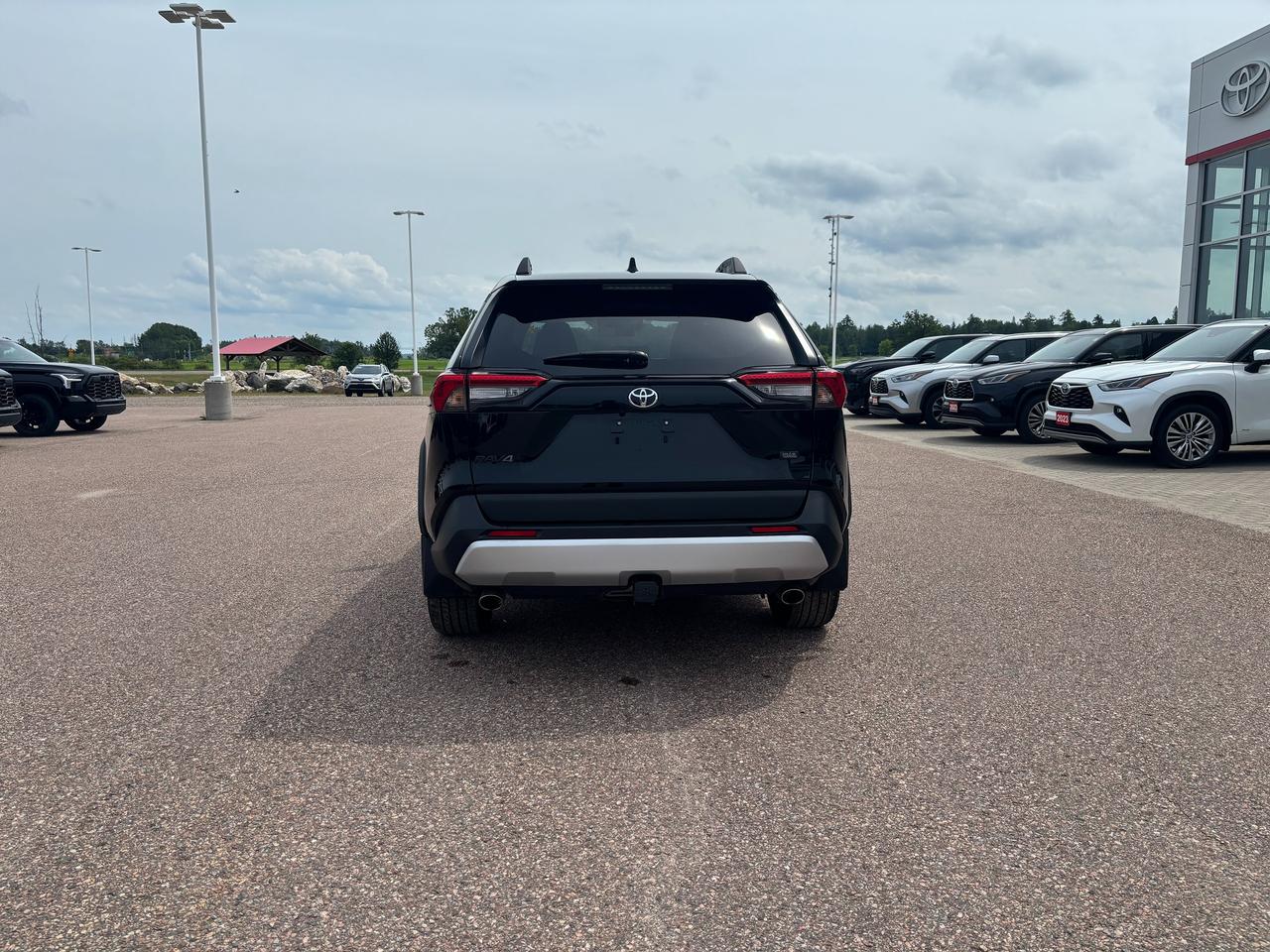 2025 Toyota RAV4 TRAIL Photo