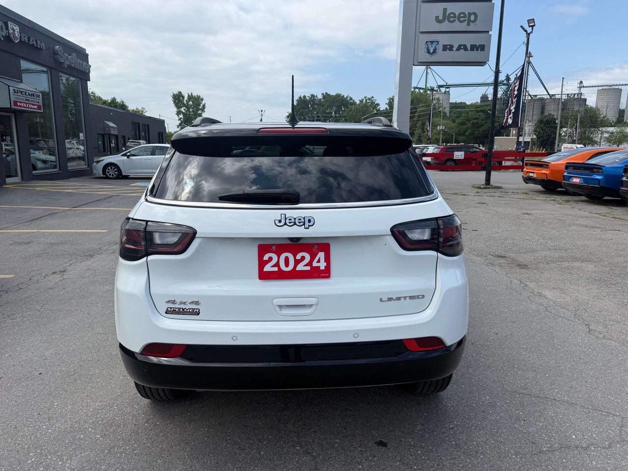 2024 Jeep Compass Limited 4X4 - Pano Roof, Photo