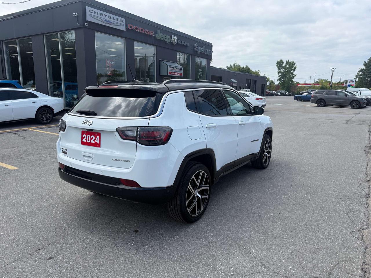 2024 Jeep Compass Limited 4X4 - Pano Roof, Photo3