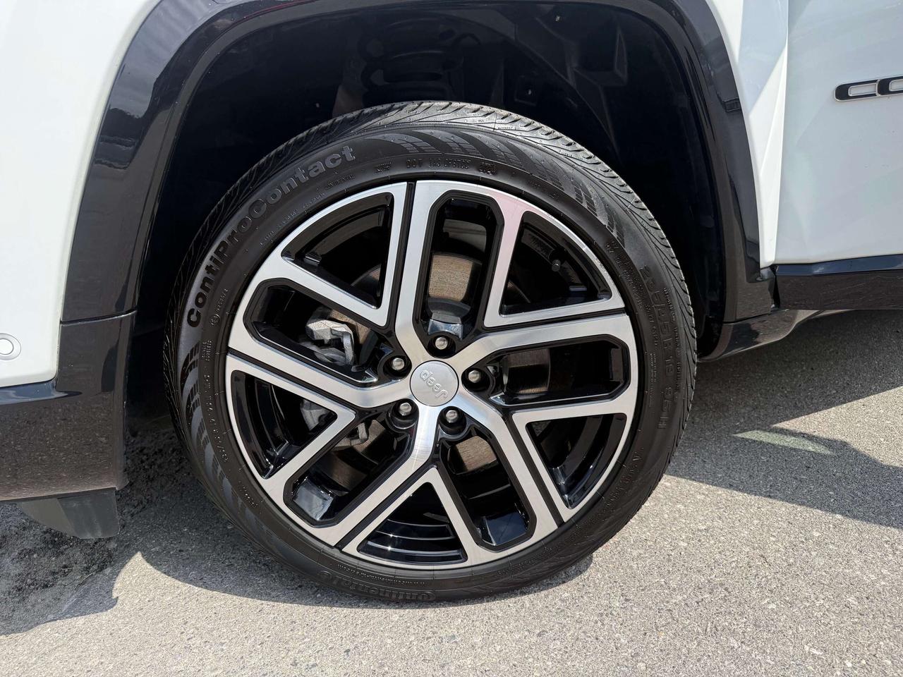2024 Jeep Compass Limited 4X4 - Pano Roof, Photo