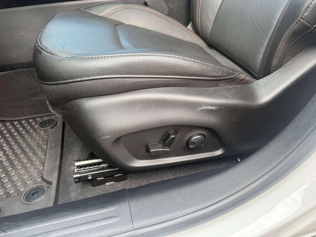 2024 Jeep Compass Limited 4X4 - Pano Roof, Photo