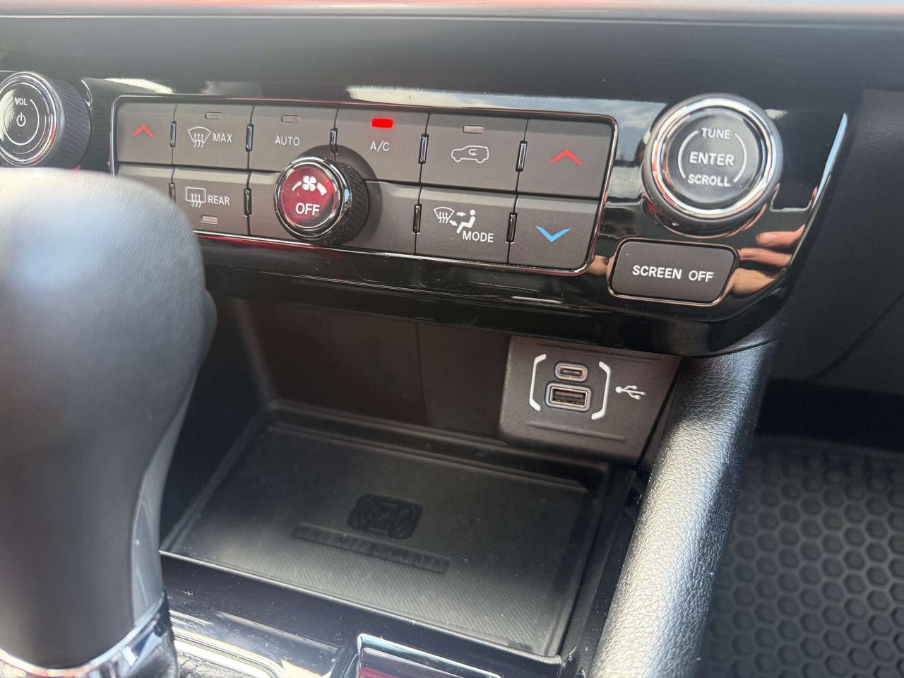 2024 Jeep Compass Limited 4X4 - Pano Roof, Photo