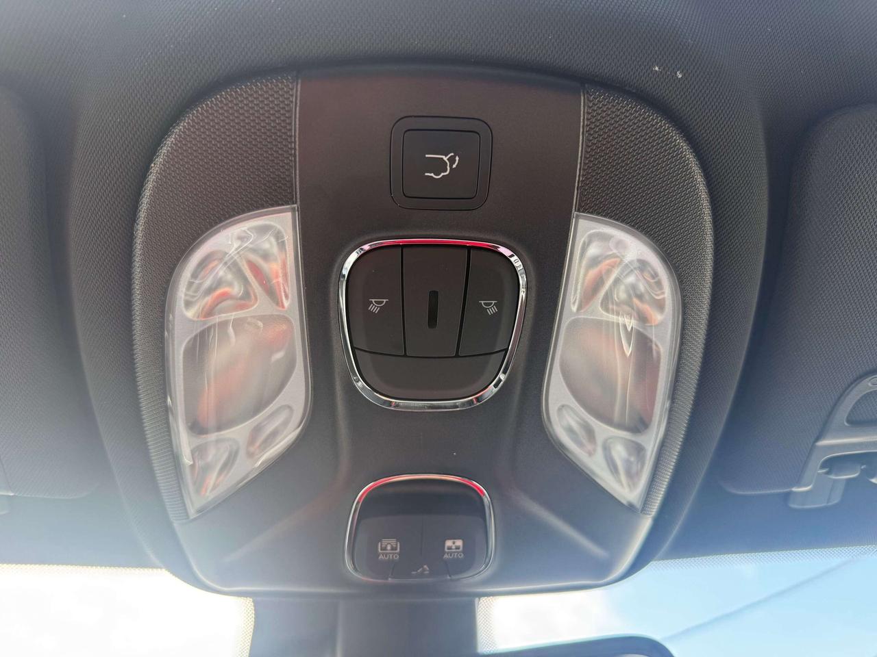 2024 Jeep Compass Limited 4X4 - Pano Roof, Photo
