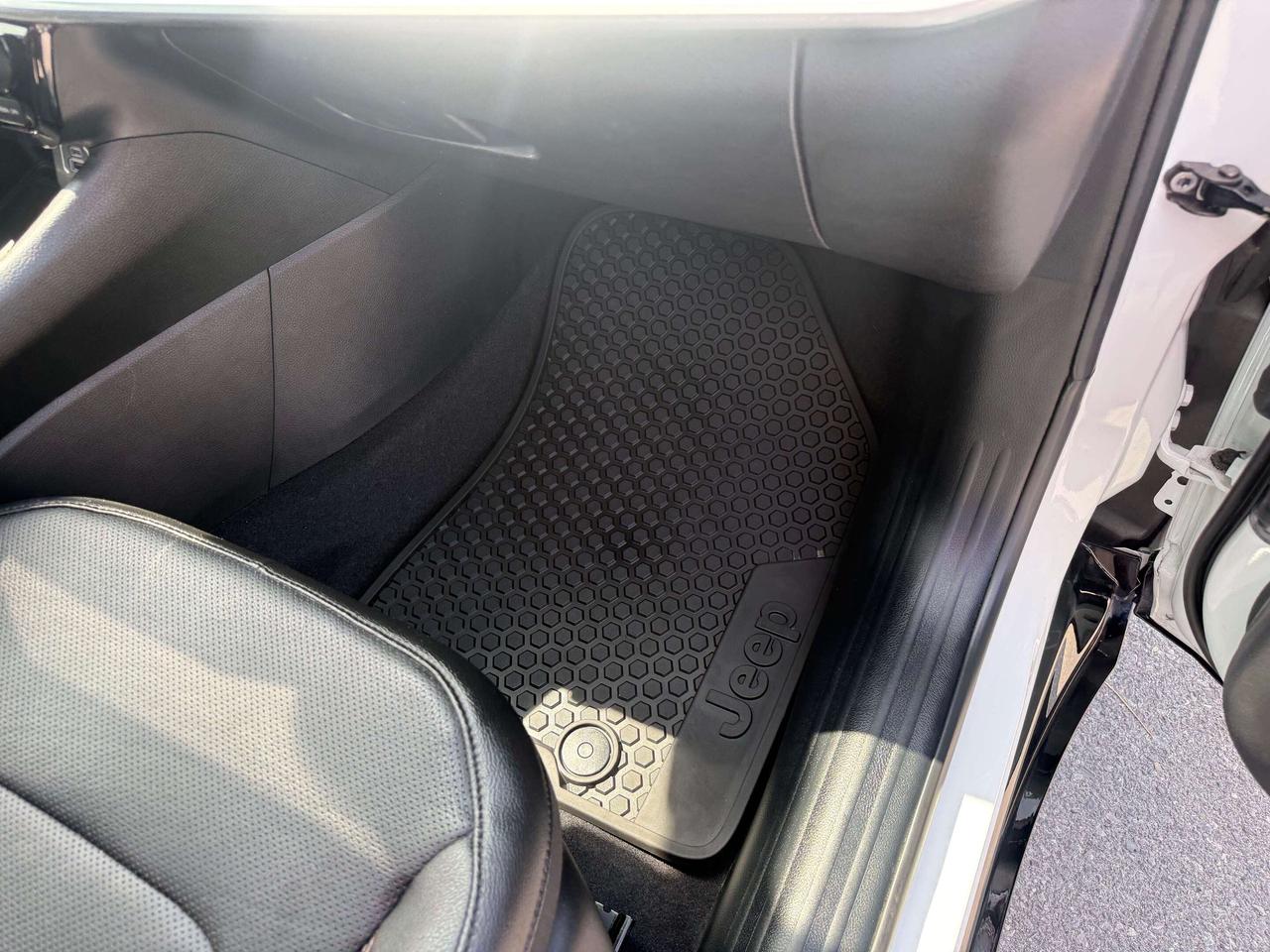 2024 Jeep Compass Limited 4X4 - Pano Roof, Photo