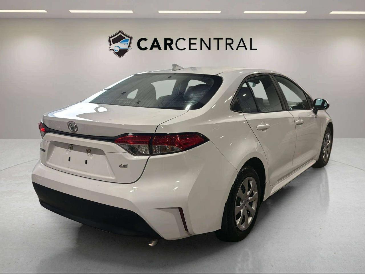 2023 Toyota Corolla LE | CLEAN CARFAX | HEATED SEATS | CARPLAY Photo