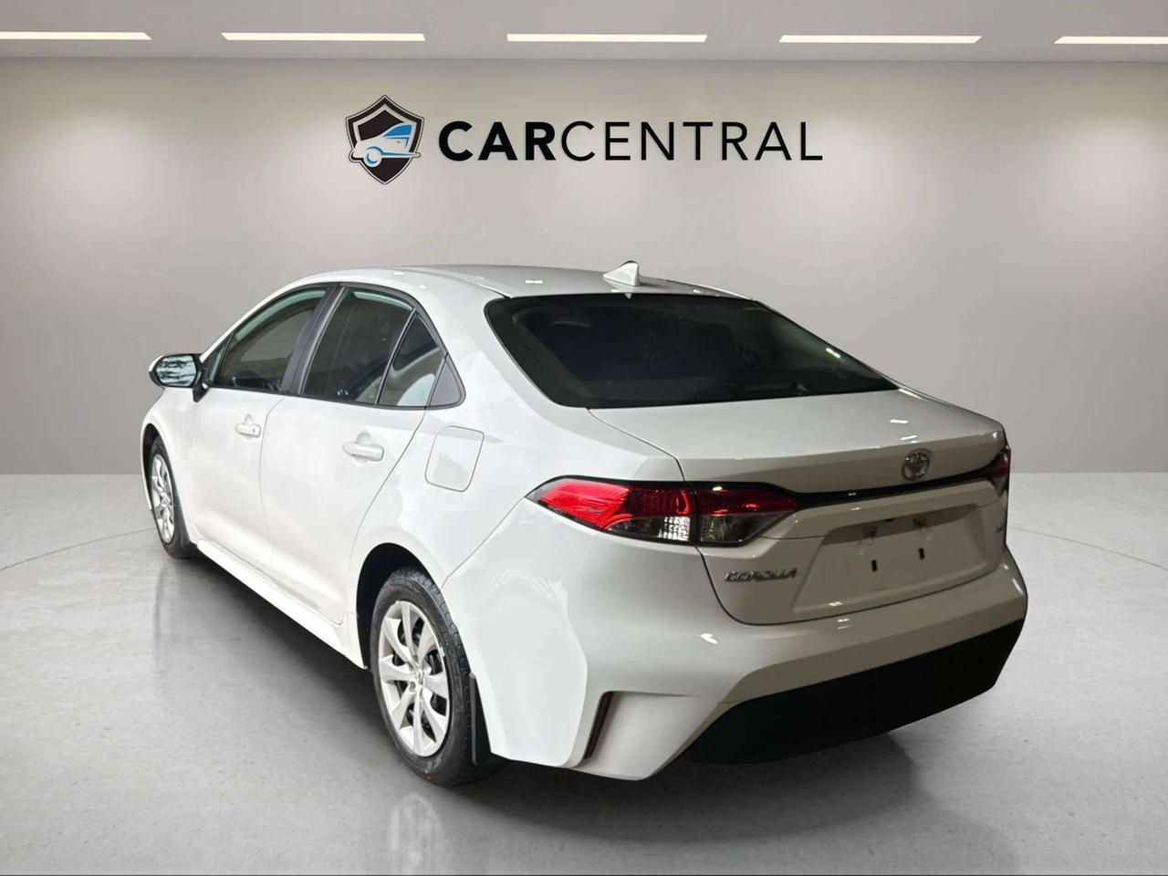 2023 Toyota Corolla LE | CLEAN CARFAX | HEATED SEATS | CARPLAY Photo2