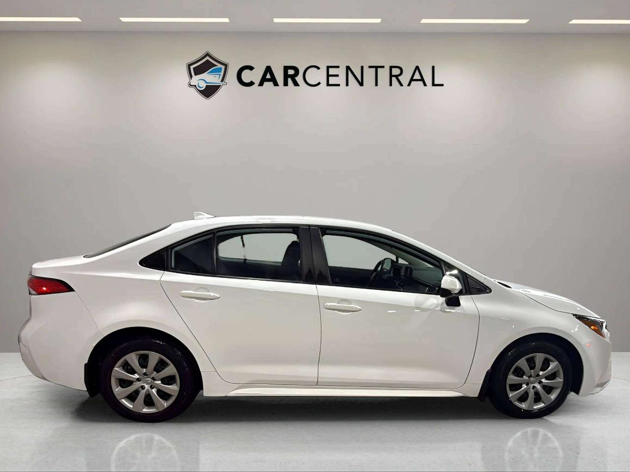 2023 Toyota Corolla LE | CLEAN CARFAX | HEATED SEATS | CARPLAY Photo