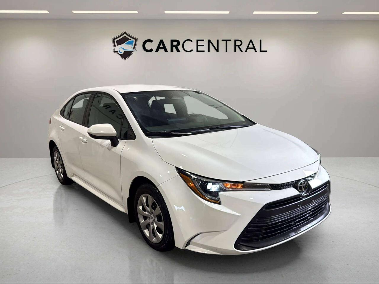 2023 Toyota Corolla LE | CLEAN CARFAX | HEATED SEATS | CARPLAY Photo