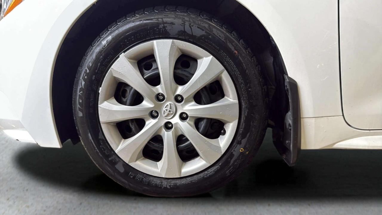2023 Toyota Corolla LE | CLEAN CARFAX | HEATED SEATS | CARPLAY Photo