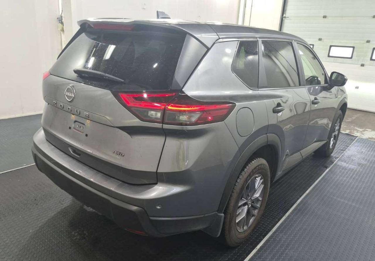 2024 Nissan Rogue S AWD | CLEAN CARFAX | 1 OWNER | STARTER | CARPLAY Photo3