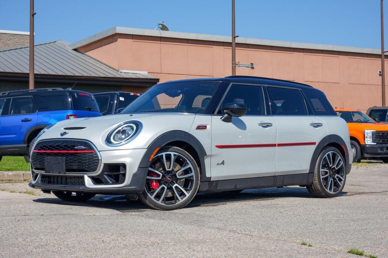 2020 MINI Cooper Clubman Cooper ALL4  PANO ROOF  LOW KM  LEATHER Photo