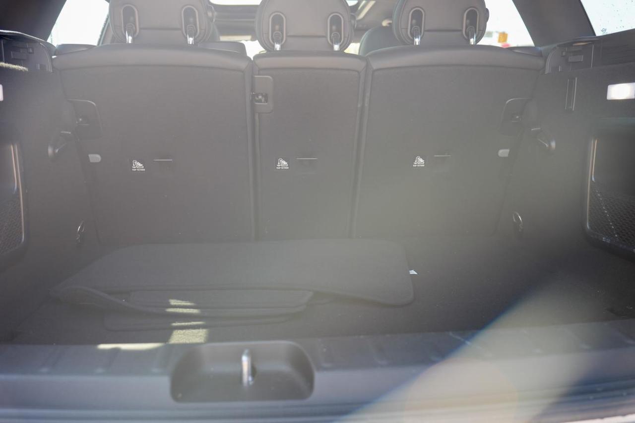 2020 MINI Cooper Clubman Cooper ALL4  PANO ROOF  LOW KM  LEATHER Photo