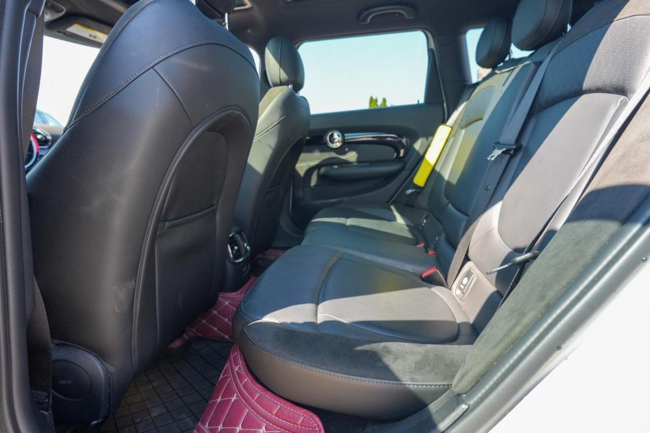 2020 MINI Cooper Clubman Cooper ALL4  PANO ROOF  LOW KM  LEATHER Photo