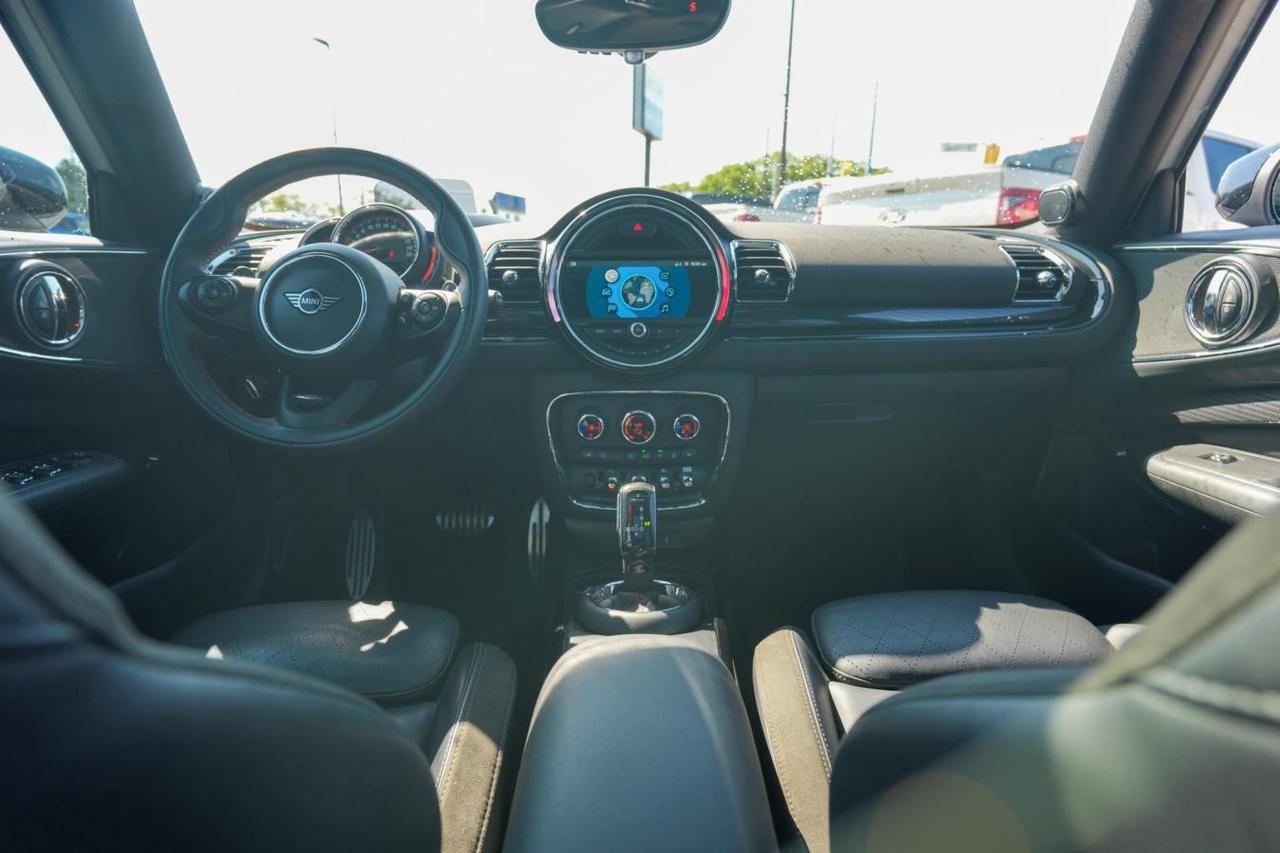 2020 MINI Cooper Clubman Cooper ALL4  PANO ROOF  LOW KM  LEATHER Photo