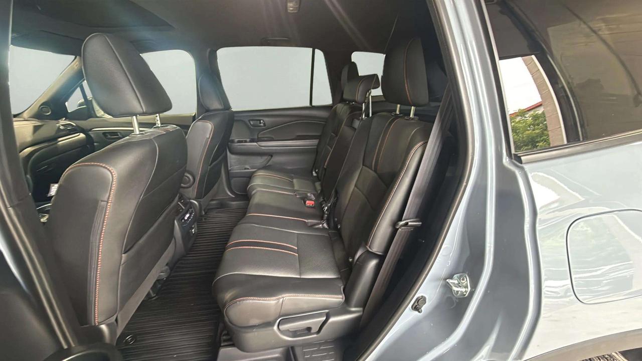 2023 Honda Passport TRAILSPORT | CLEAN CARFAX | CARPLAY | LEATHER | Photo