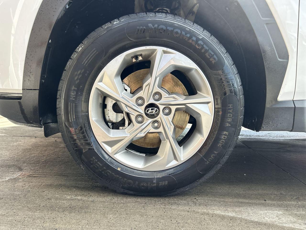 2024 Hyundai Tucson TREND AWD | HTD LEATHER | PANO ROOF | CARPLAY |A/C Photo4