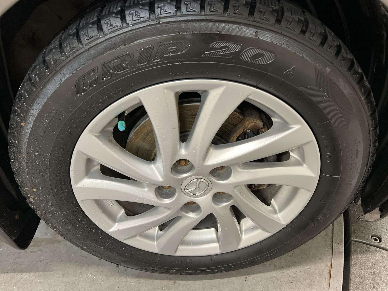 2015 Mazda MAZDA3 6-SPEED |HATCH |BLUETOOTH | ALLOYS | A/C | CRUISE Photo