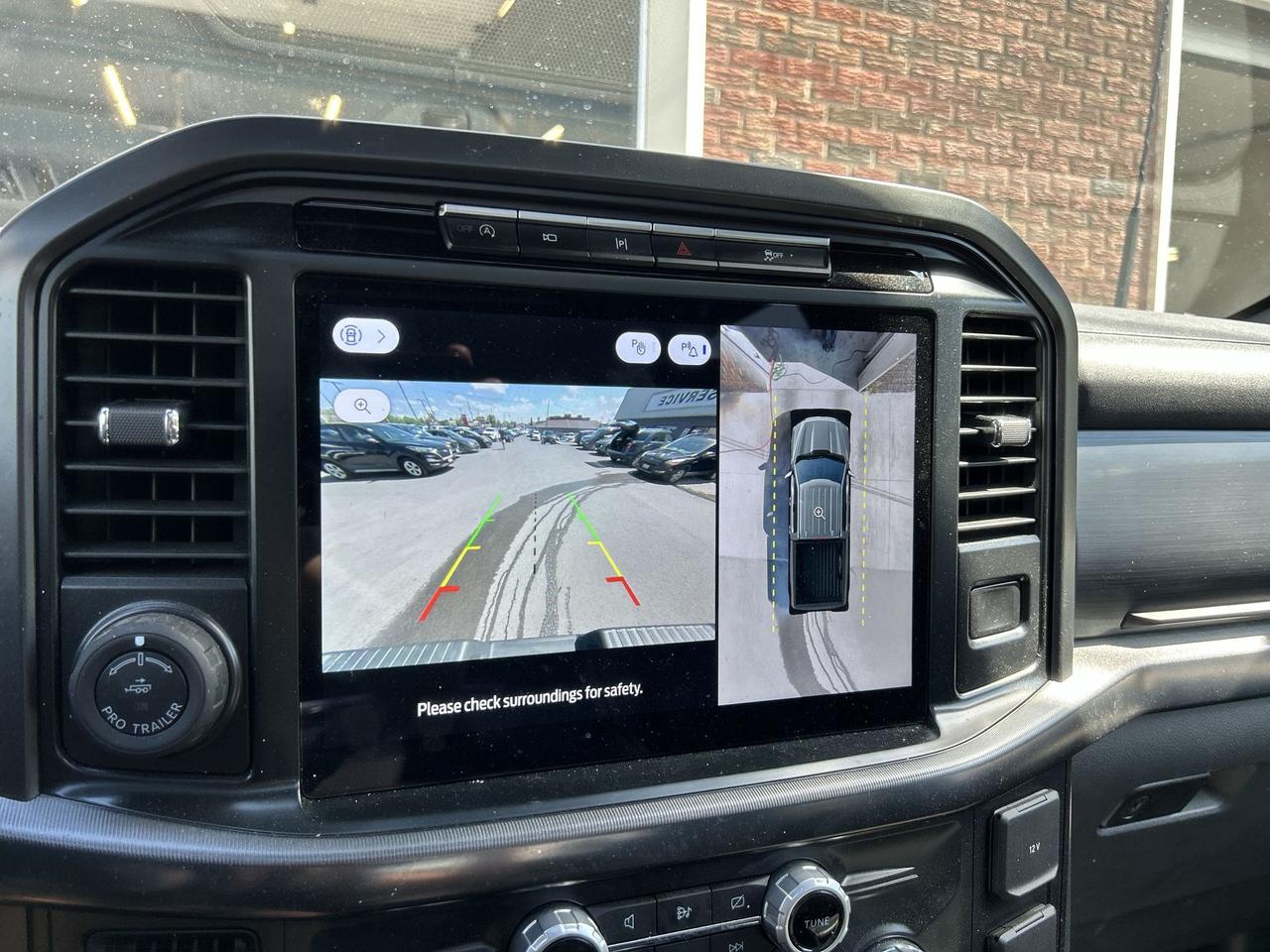 2024 Ford F-150 LARIAT 4X4 | CREW | ECOBOOST | LEATHER | PANO ROOF Photo