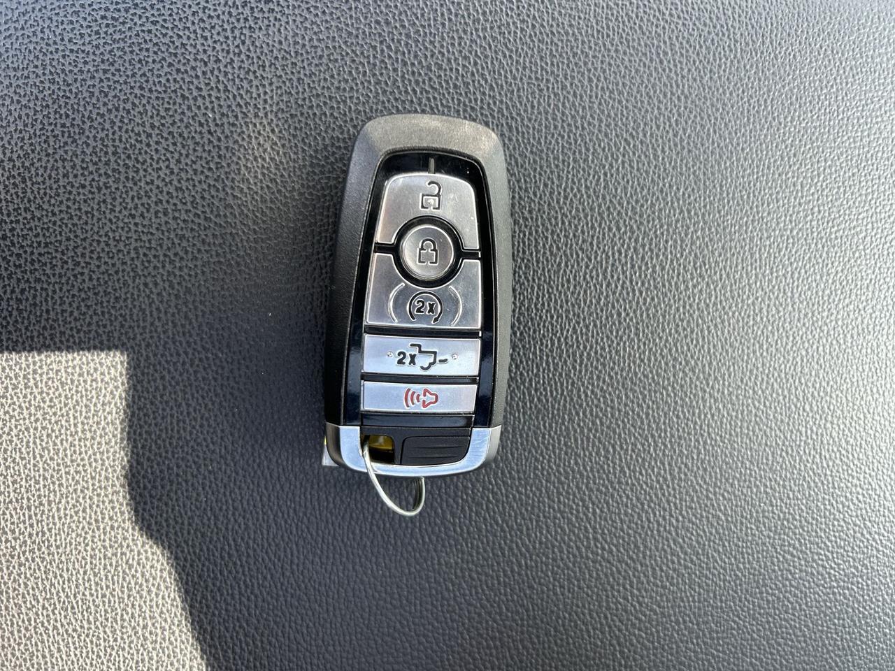 2024 Ford F-150 LARIAT 4X4 | CREW | ECOBOOST | LEATHER | PANO ROOF Photo