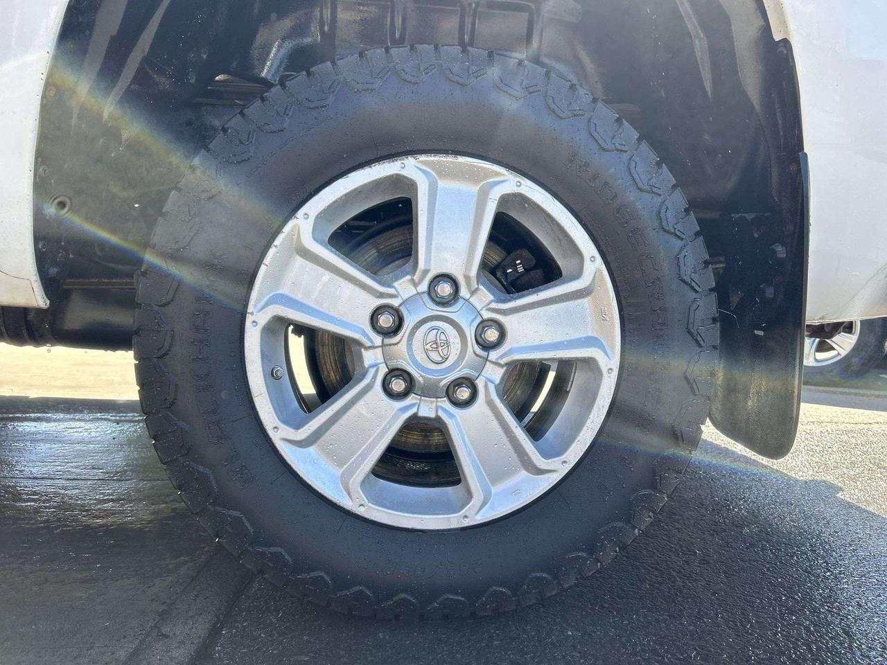 2018 Toyota Tundra 4X4 | 5.7L V8 | TOW PKG | TONNEAU | ALLOYS | A/C Photo4