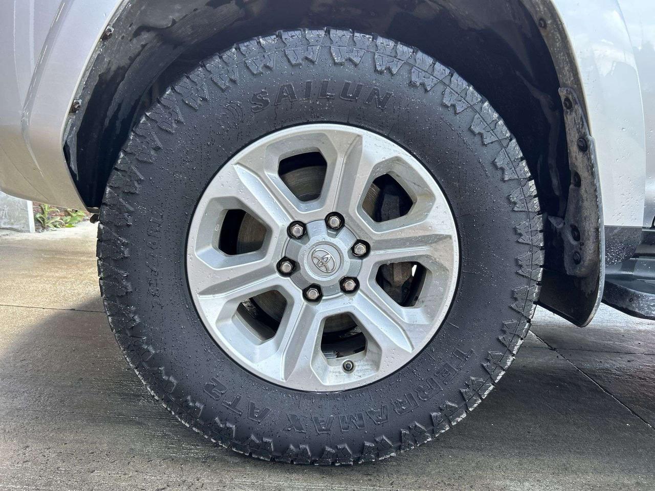 2015 Toyota 4Runner 4X4 | REAR CAMERA | ALLOYS | TOW PKG | BLUETOOTH Photo