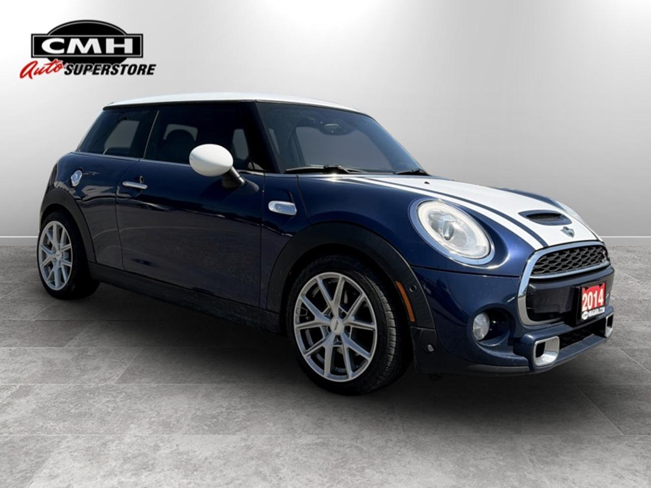 2014 MINI Cooper Hardtop Hatchback Photo