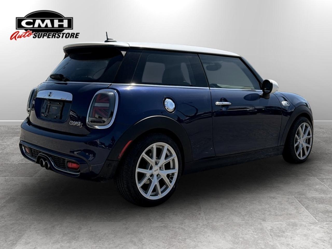 2014 MINI Cooper Hardtop Hatchback Photo