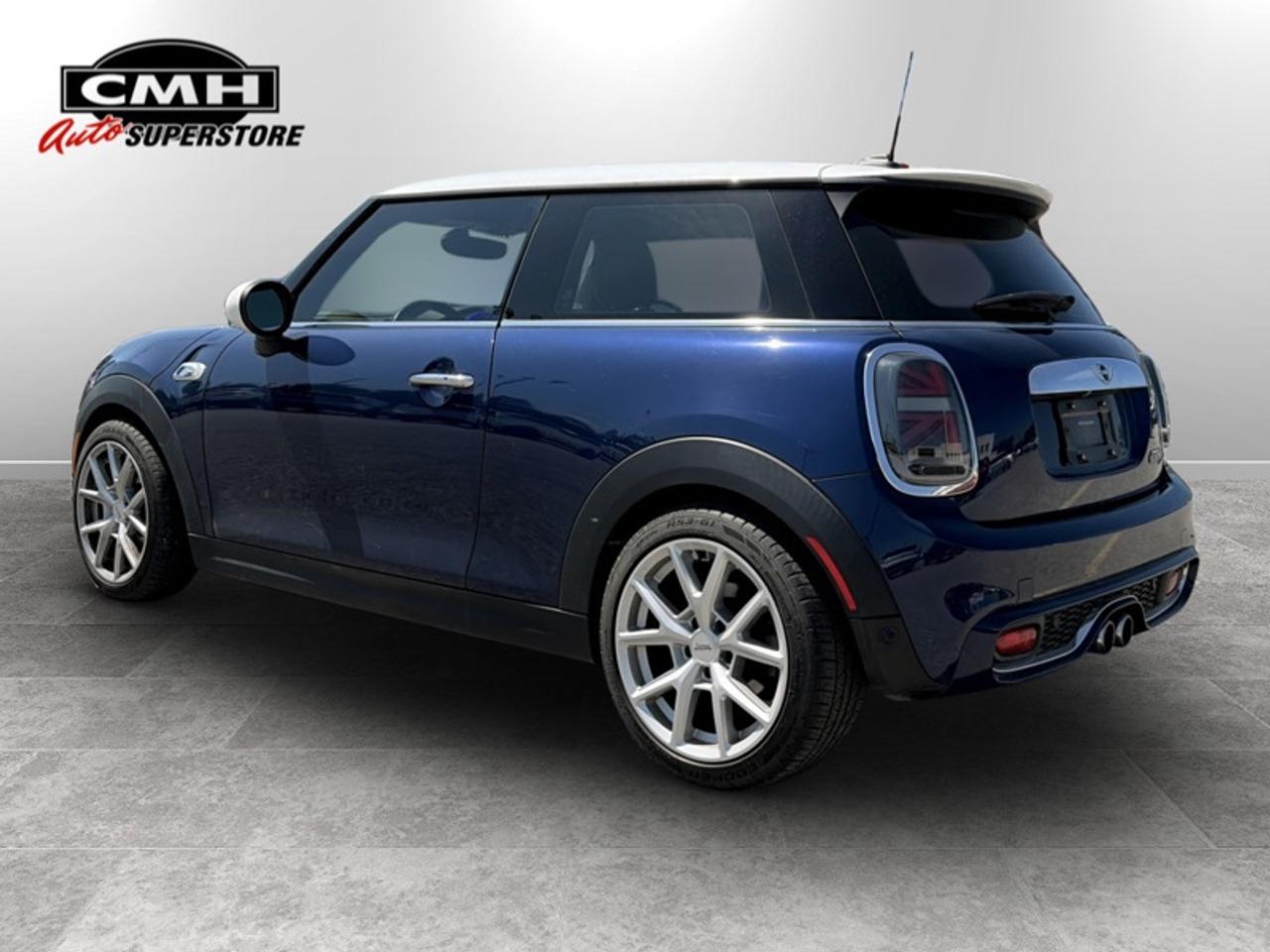 2014 MINI Cooper Hardtop Hatchback Photo