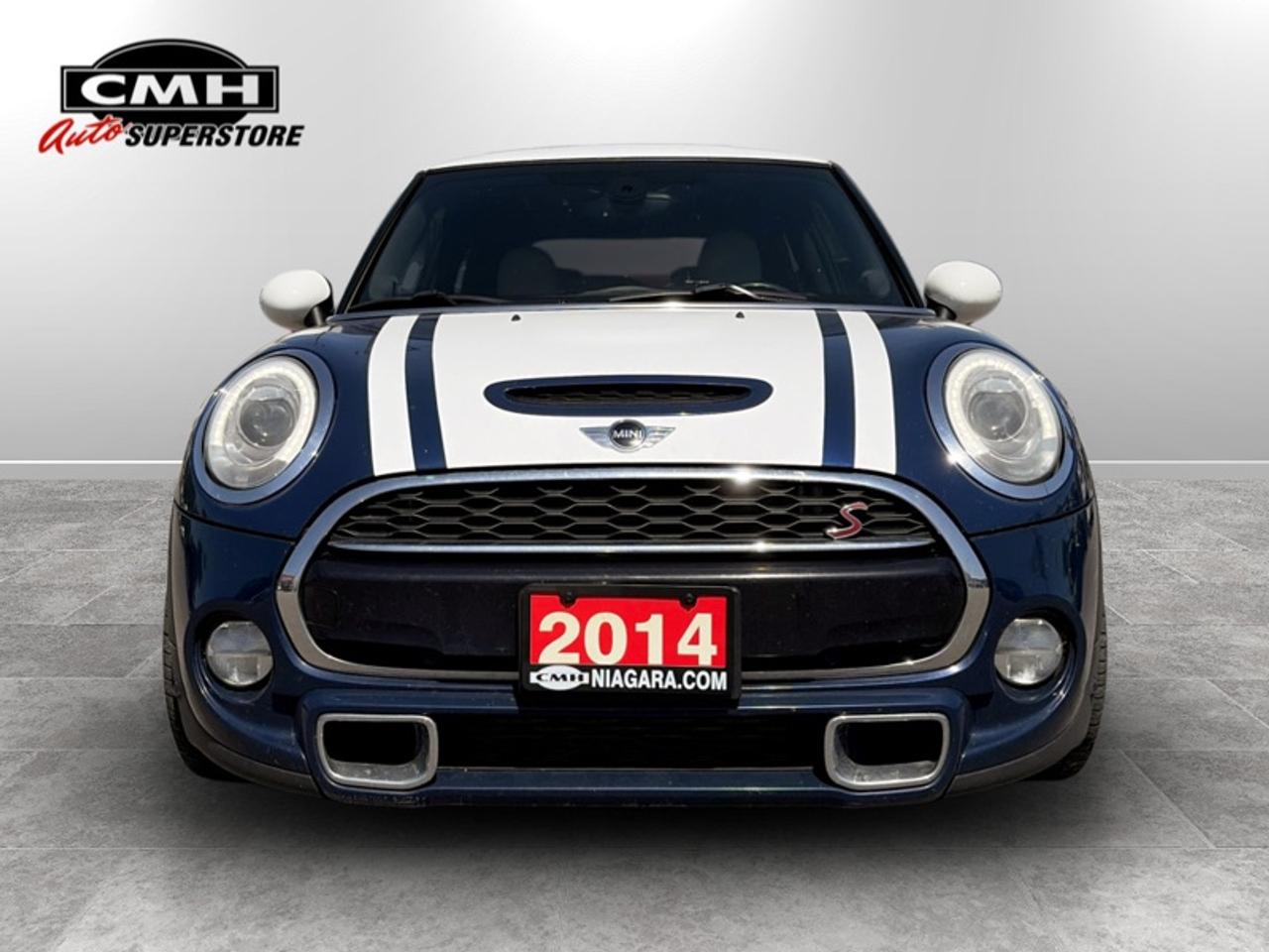 2014 MINI Cooper Hardtop Hatchback Photo