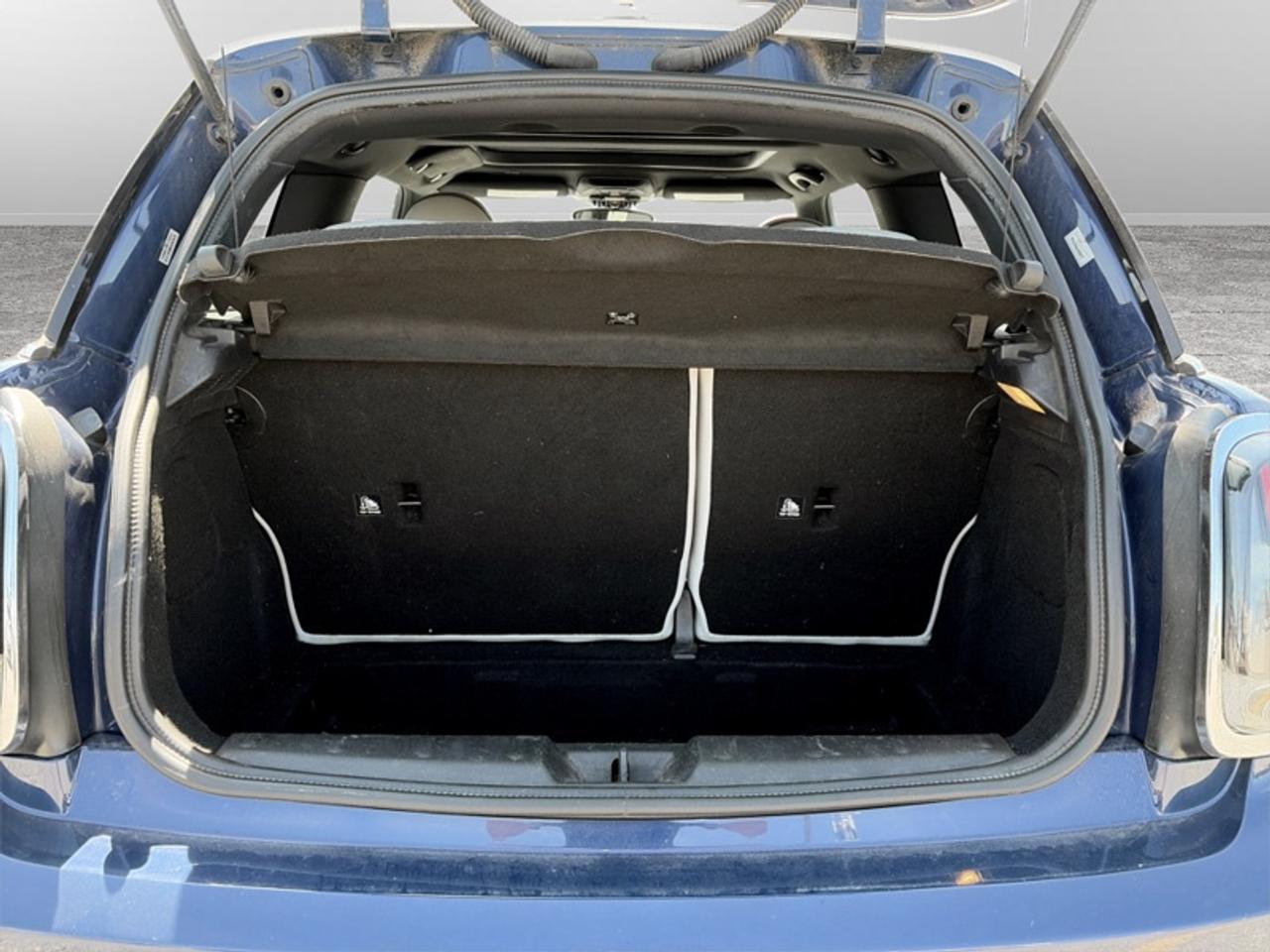 2014 MINI Cooper Hardtop Hatchback Photo