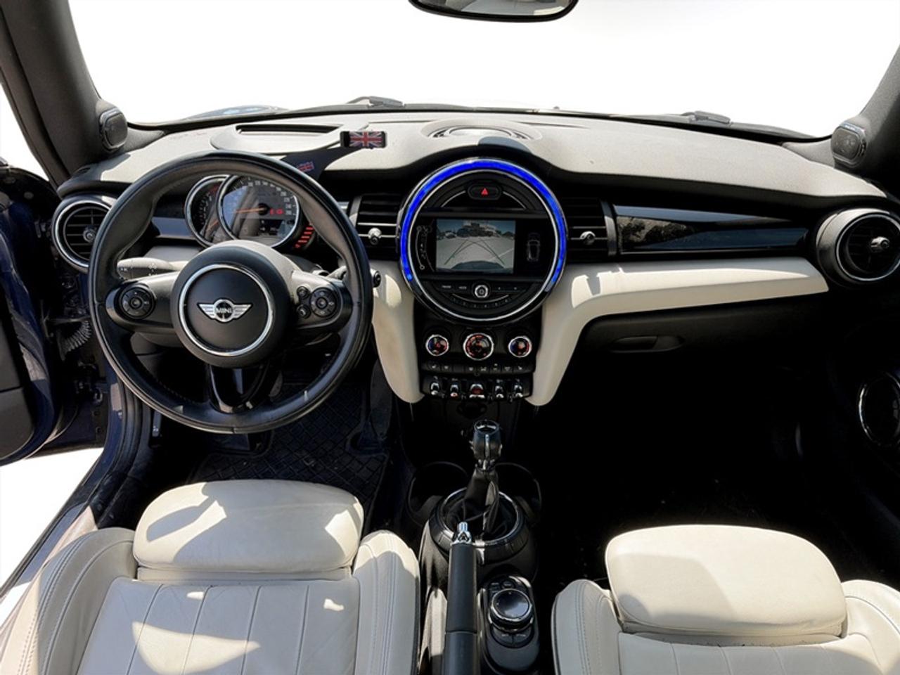 2014 MINI Cooper Hardtop Hatchback Photo
