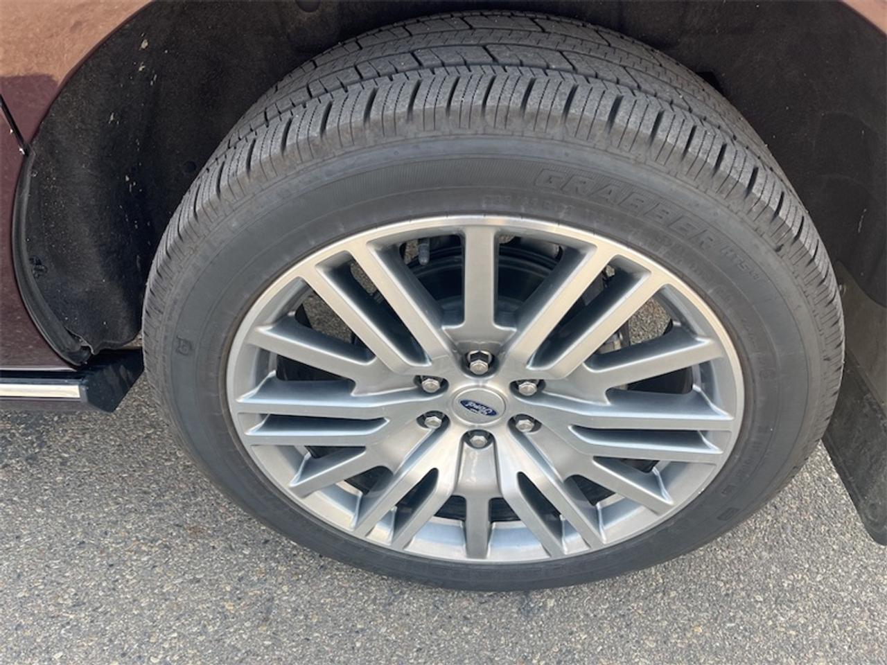 2024 Ford Expedition Platinum Max  - Premium Audio Photo5