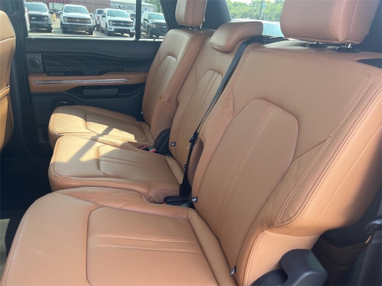 2024 Ford Expedition Platinum Max  - Premium Audio Photo5