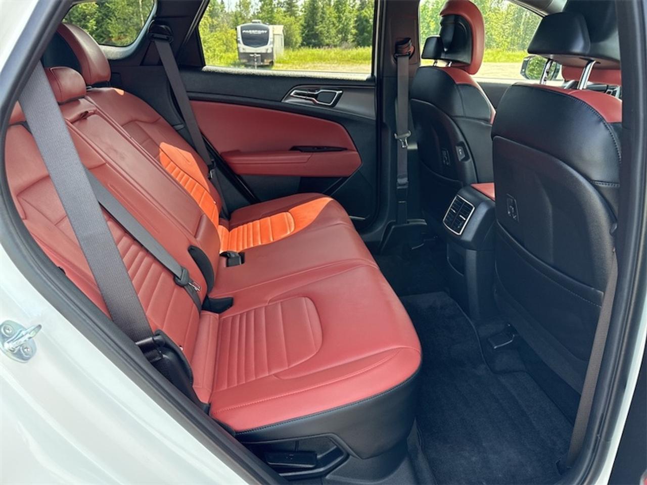 2024 Kia Sportage Hybrid SX AWD w/Red Interior   - $297 B/W Photo