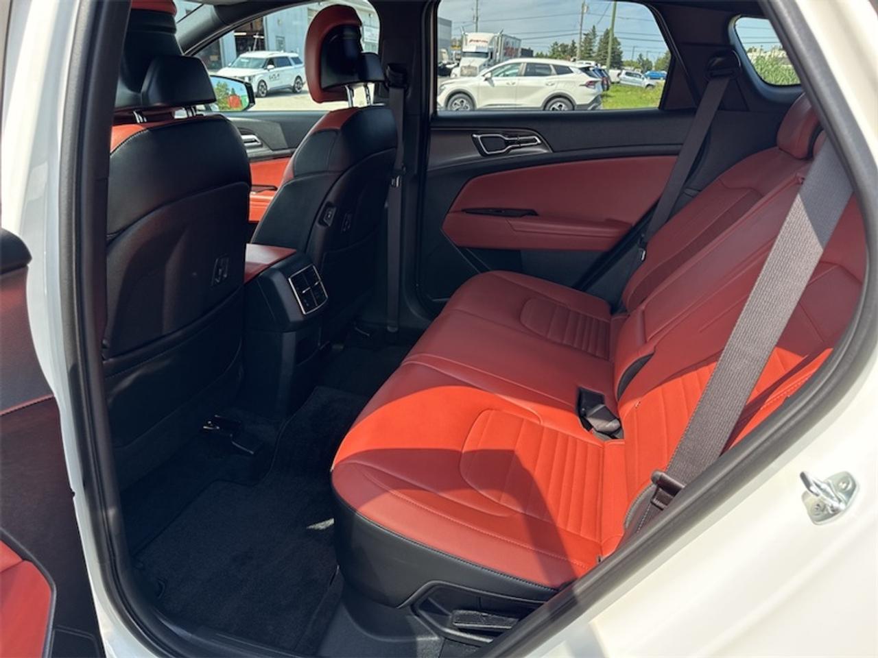2024 Kia Sportage Hybrid SX AWD w/Red Interior   - $297 B/W Photo