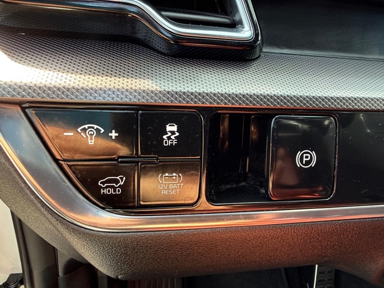 2024 Kia Sportage Hybrid SX AWD w/Red Interior   - $297 B/W Photo